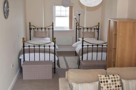 Comfortable retreat with sea views in friendly Scottish village