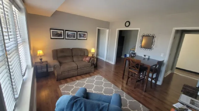 2 Bedroom Travelers Suite with Queen and Full Bed 羅克縣酒店