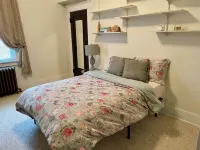 Victorian Townhome with Fenced Yard, Walkable area Các khách sạn ở Dubois