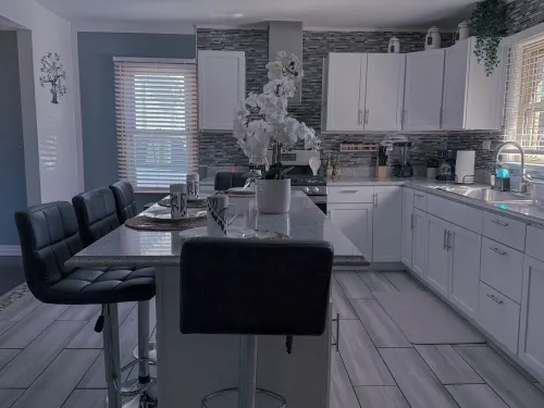 Luxurious 4-bedroom house 30min near downtown Chicago Hotels in Burbank