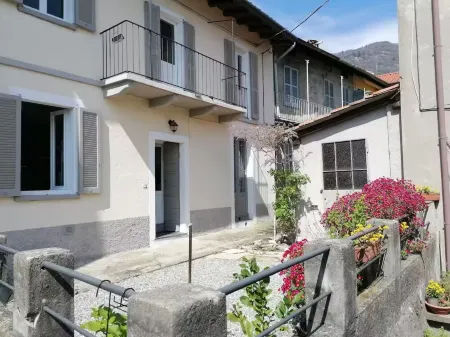 Traditional Piazza Home/Balcony/ Private Garden