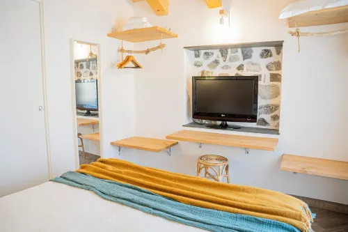 CORALLO APARTMENT With Bath & Kitchnette City Centre| PVT PARK