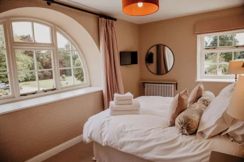 Stunning 2 bed cottage on rural country estate only 7 miles from Norwich