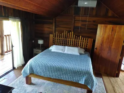 Río Celeste Rustic House located on a farm and surrounded by nature Hotels in der Nähe von tubing Rio Celeste Georgeous