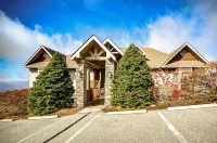 Breathtaking Mountain View-come enjoy this cozy retreat!