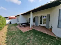 Domaine du Soleil Couchant 4 Chambres Hotels near Chateau d'Avignon