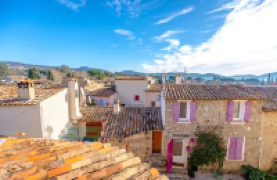 Picturesque air-conditioned village house, terrace 普朗－德拉圖爾酒店