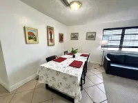 Charming 3-bedroom house in Miami with AC, WiFi Hotels in Coral Terrace