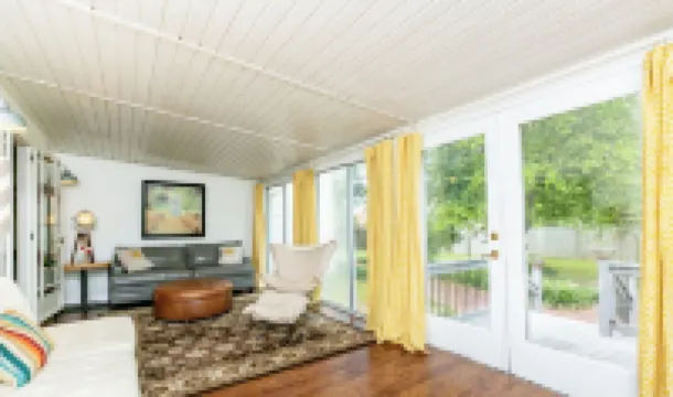 Oak River Company Farmhouse