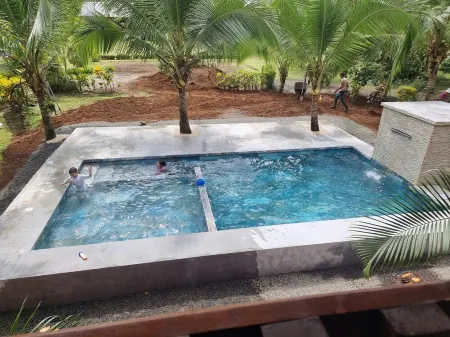 Río Celeste Rustic House located on a farm and surrounded by nature