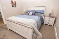 Mountain Views - Hot Tub - Huge Patio + BBQ Fun Hotels in Cedar Hills