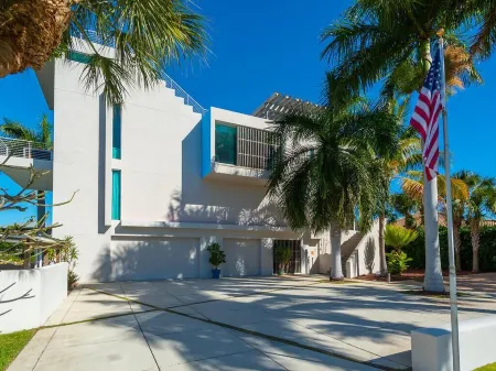 Exclusive 5-Level Waterfront Solstice House on Sarasota Bay