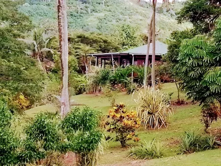 Fiji Cottage, 2 bedrooms, sea views, tropical gardens Отели в г. Vanua Levu