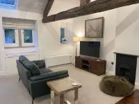 Pheasants crossing - quiet luxurious country cottage Hotel a Almondbury