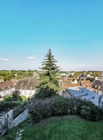 Charming urban retreat with city views