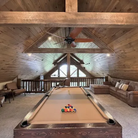 Mountain Top Luxury Retreat - Elegant Cabin Near Zion and Bryce