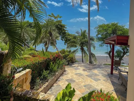 Villa Mariposa N°10 - Luxury Beachfront Escape, Private, Steps to Beach & Pool