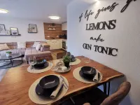 Garden view apartment with pool and children's playground Hotels in Dippoldiswalde