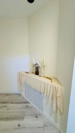 Spacious Family Home with Big Backyard Отели рядом с достопримечательностью «Публичная библиотека Корона»