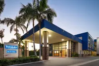Travelodge Inn & Suites by Wyndham Anaheim on Disneyland Dr Hotels near The Twilight Zone Tower of Terror