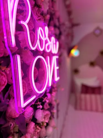 LOVE Room with spa & starry sky