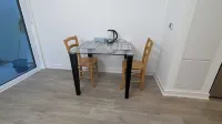 1-bedroom apartment near St Lawrence market, pool and fitness room in condo - บังกะโล