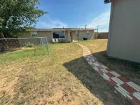 Texan delight- 6 bed house/large yard/streaming!