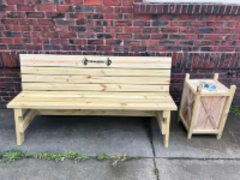 HUGE 6-bed 4-bath house in Erie - perfect for large groups or families