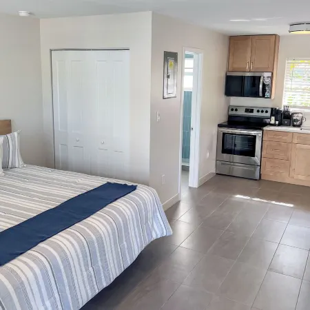 Marco Island Lakeside Inn