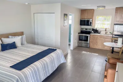 Marco Island Lakeside Inn Các khách sạn gần Naples / Marco Island KOA Holiday