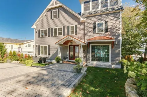 Waterfront Lake Winnipesaukee Luxury Family House with  Private Water-Dock+ More - Boutique