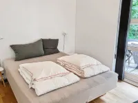 "Axel" - 1.2km from the Sea