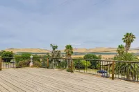 Porterville Getaway w/ Patio + Valley Views!