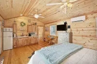 Charming Casita Right on Main St