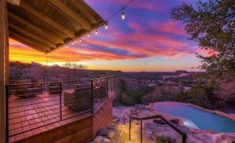 Luxury Hill Country Villa with Pool-Hot Tub-Views