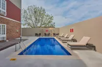 Extended Suites Queretaro Juriquilla - Pool