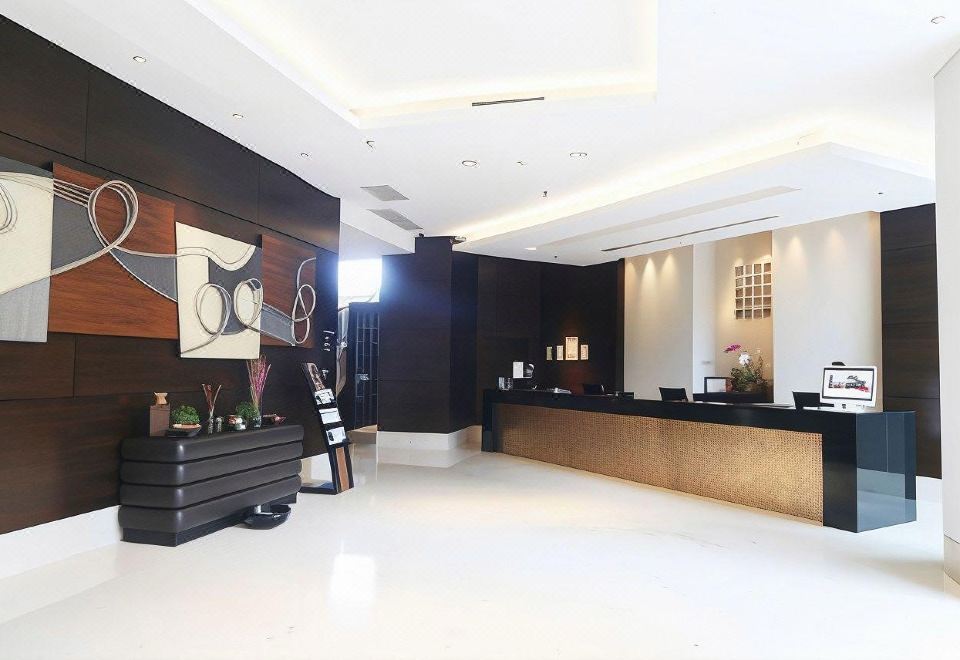 자바 파라곤 호텔 & 레지던스의 야외 수영장 전경