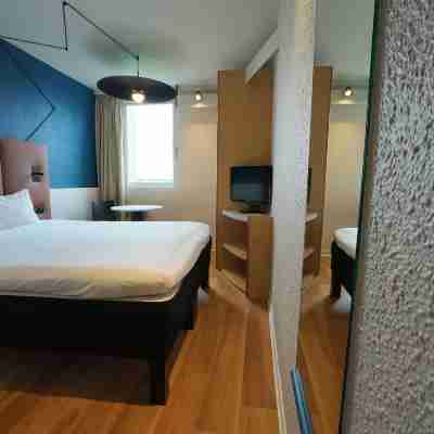 Ibis Lyon Est Bron Rooms