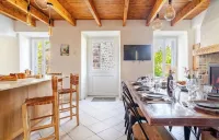 Le Cozy Maupas. Peaceful Normand stone house with a garden. Các khách sạn ở Gavray