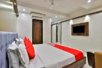 Hotel Comfort Отели рядом с достопримечательностью «БАПС Шрай Суоминараян Мандир»