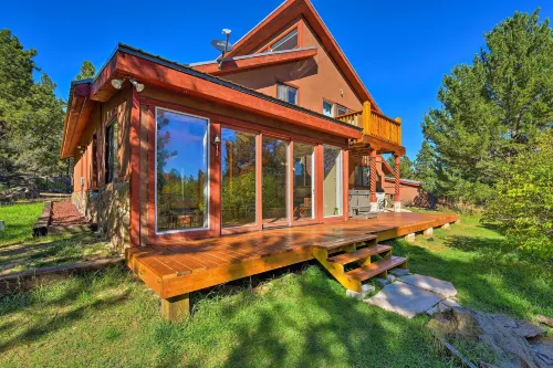 Angel Fire Mountain Cabin w/ Hot Tub & Sauna! - balcony