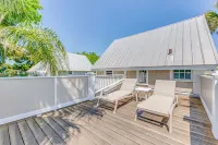 COTTAGE WITH PRIVATE POOL TWO BLOCKS TO BEACH