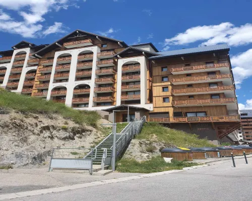 Alpine Escape with Terrace Hotels in Vénosc