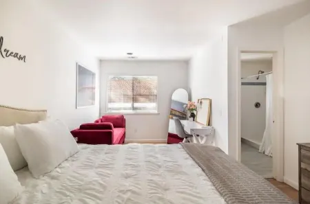 30 day rental for a Charming 2-bedroom house in enchanting Sonoma with WiFi Отели в г. Феттерс Хот Спрингс-Агуа Калиенте