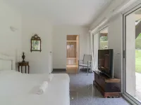 Luxury haven with pool, tennis and large garden - 2-Star