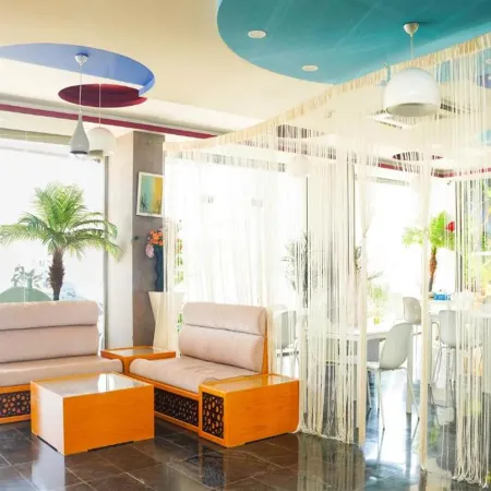Palette Muscat Al Bayrahaa