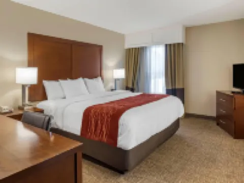 Comfort Inn & Suites Airport Hotels in Little Rock