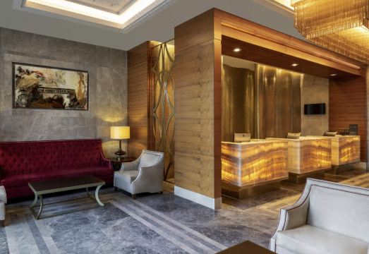 뫼벤픽 호텔의 실내 스파 공간