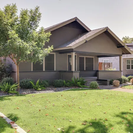 Sunny Turlock Cottage Walk to Downtown!