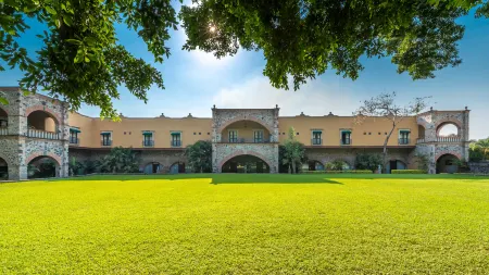 Fiesta Americana Hacienda San Antonio El Puente Resort & Spa Отели в г. Сочитепек